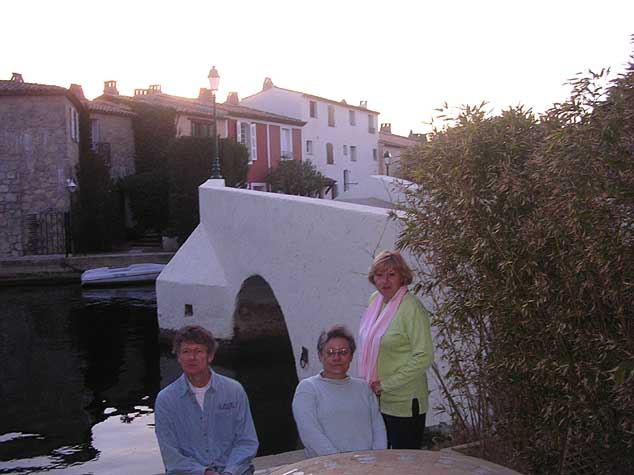 Ile des Pins: Friends visiting