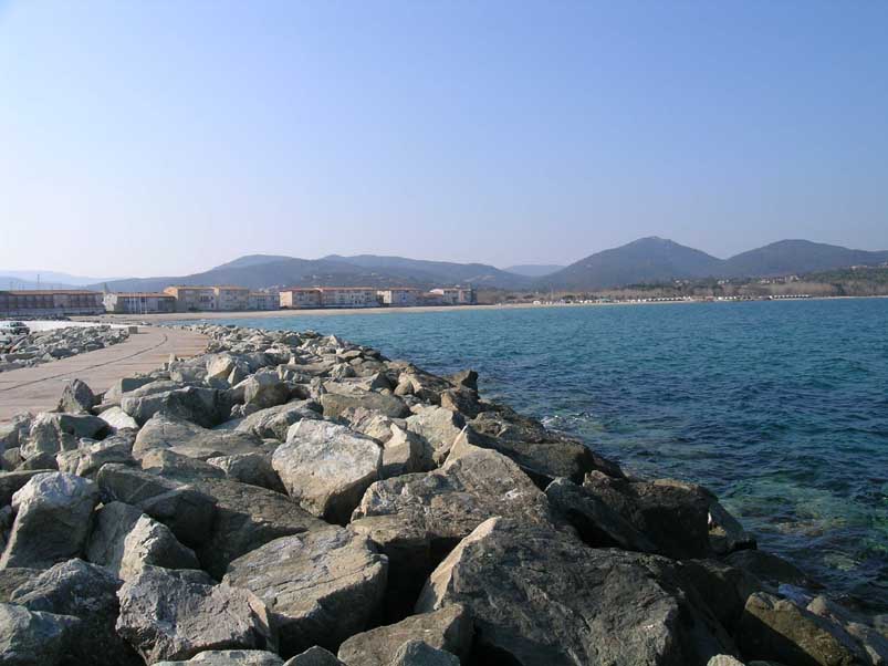 Port Grimaud meets the sea