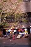 ... v�lkl�dda m�n bor i slum utanf�r
