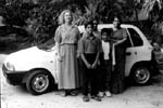 Surain, Mary m fl framf�r bilen