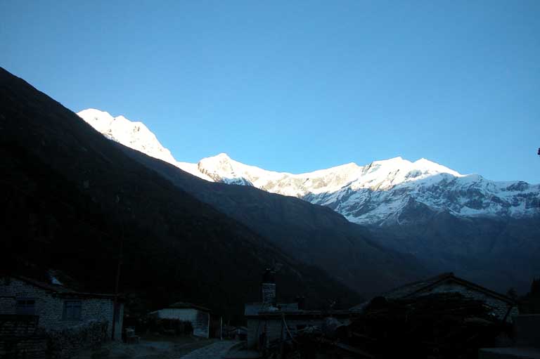 Dhaulagiri bergen fr�n Kalopani 2450 m�h