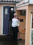 Na och hennes hus n�ra H�gan�s