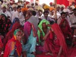 Rajasthan, Parodi: On donne des cadeaux aux personnes �g�es