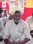 Rajasthan, Parodi: On donne des cadeaux aux personnes �g�es