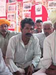 Rajasthan, Parodi: On donne des cadeaux aux personnes �g�es