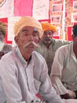 Rajasthan, Parodi: On donne des cadeaux aux personnes �g�es
