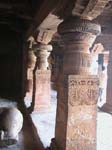 Karnataka, Badami: Les temples creus�s � m�me la falaise