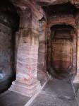 Karnataka, Badami: Les temples creus�s � m�me la falaise
