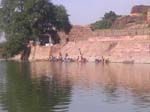 Karnataka, Badami: Des 'ghats' devant le lac