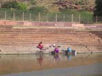 Karnataka, Badami: Des 'ghats' devant le lac