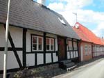 �hus