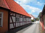 �hus