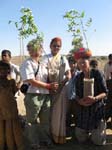 On va planter 2 arbres �neem� (margousier)