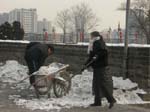 Sn�n skottas bort ...