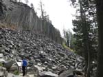 Devils Postpile nere i dalen ...