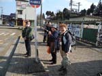 I v�ntan p� bussen ...