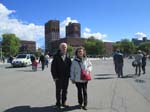 Annie et Jean-Pierre devant la mairie ...