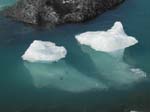 Icebergs sur et sous la mer