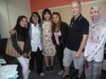 Le bureau de Hesng: 4 �tudiantes ...