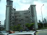 On attend le bus pour le centre ville ...