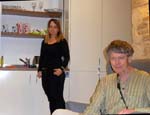 Notre h�tesse � l'h�tel