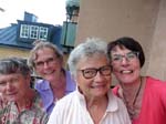 Avec Myra et Anne sur notre balcon