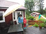 <i>Juillet</i>: Liv arrive sous la pluie