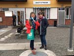 Bastutr�sk: Waiting for the train ...