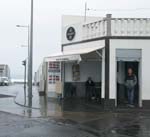 <i>Bar o Correia</i>, shelter against the rain ...