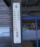 Check the thermometer closely !