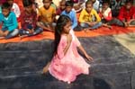 Danse en notre honneur ...