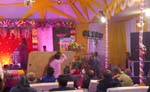 Voil� les cadeaux pour les marri�s ...