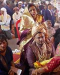 <i>Swayam Prakash</i> et sa m�re <i>Usha</i> ...